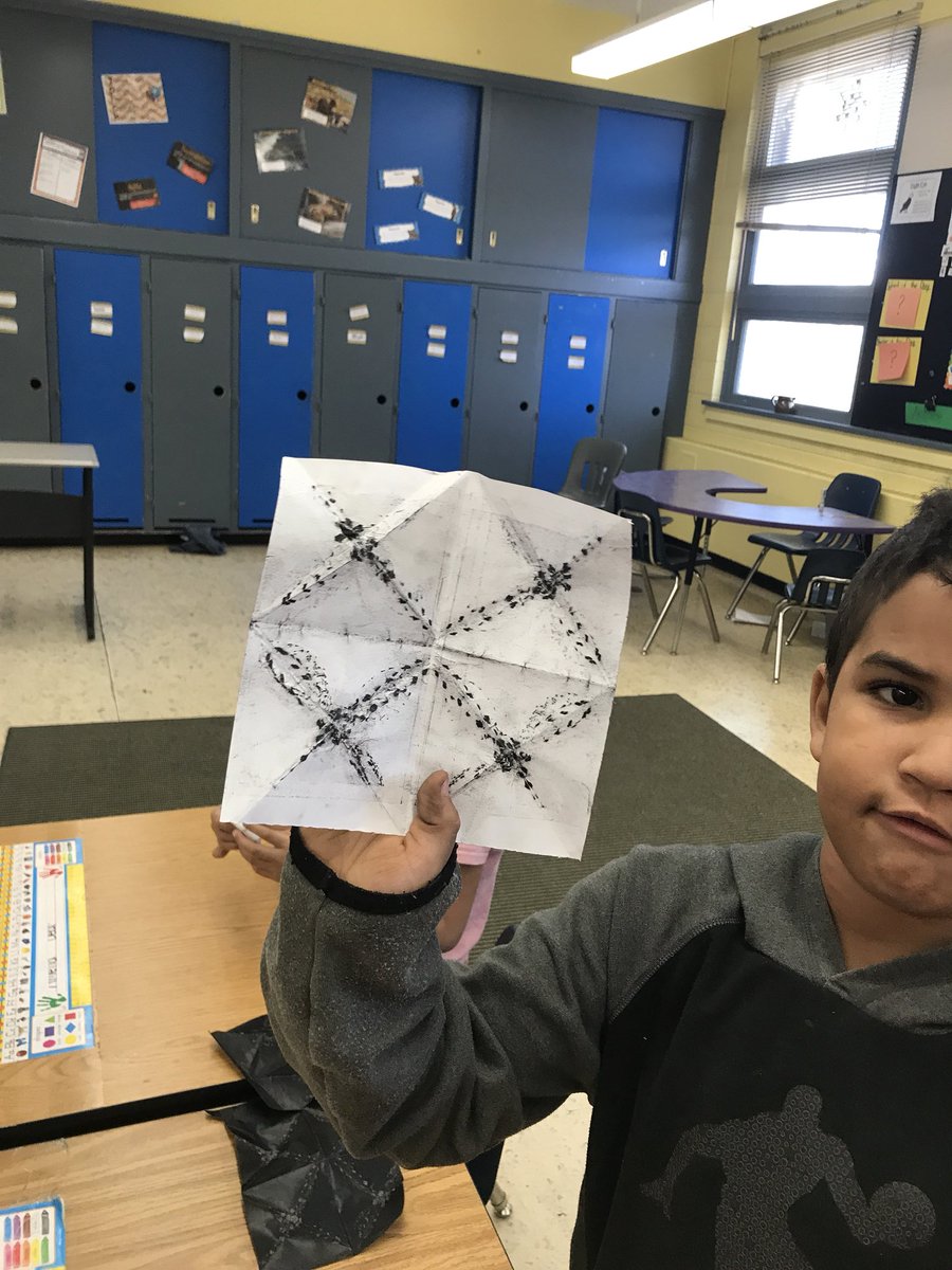 MissLOsborne's tweet photo. We had a ton of fun birch bark biting today! The grade 1/2’s are wondering how people make flowers and butterflies with birch bark. Anybody have any ideas?? https://t.co/fARq8ECVc2