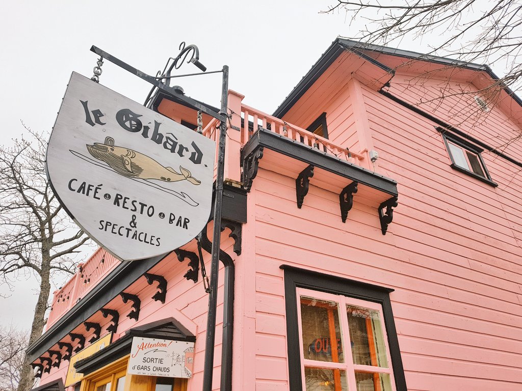 teacaketravels's tweet image. Today I sat on a 🚤 and braved the elements 🌊❄🌬 to see a 🐋!! Did I manage it? Well.....kind of 😂 They were shy &amp;amp; popped up veeeery quickly. I walked off that boat with wet knickers and no photos. We're gonna put this one in the memory box 😂
#quebecbythesea #QuebecRegion