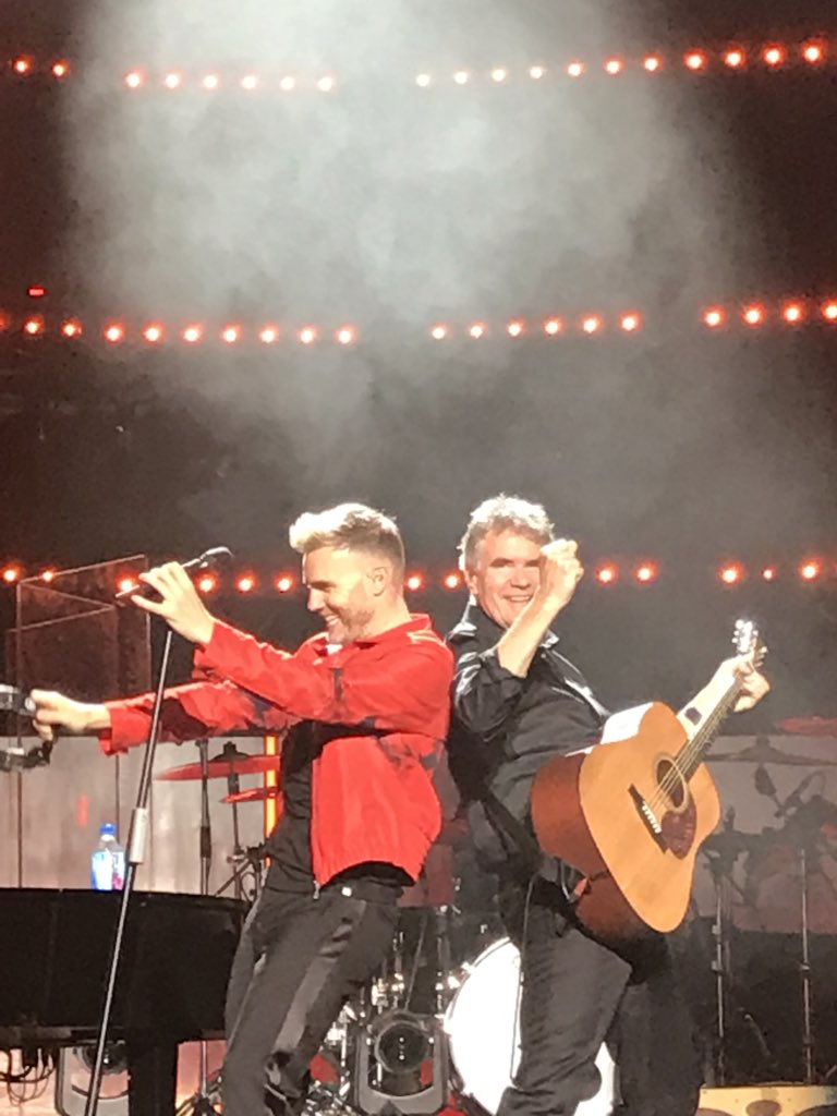 MI_getGary's tweet photo. You and your band were superb! Tonight was amazing @GaryBarlow my two favourite photos #gbsolo2018 https://t.co/0fnUBSScj7