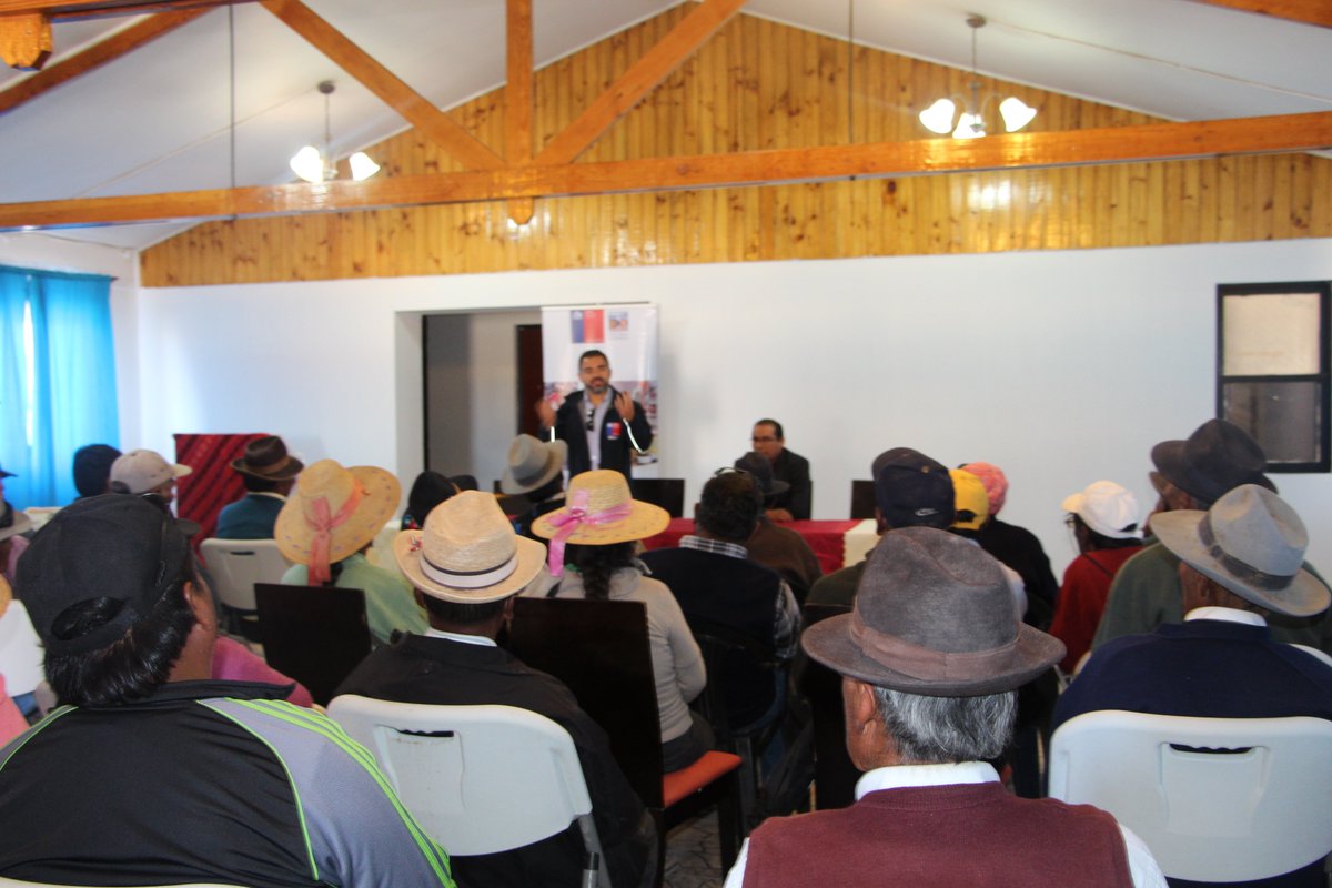 ColchaneChile's tweet photo. @ColchaneChile junto a @INDAP_Chile #Tarapacá, realizan la entregan recursos para agricultores y ganaderos de  Colchane, con el objetivo de apoyarlos en su producción en periodos de inclemencias climáticas https://t.co/oVMty3Kc0y