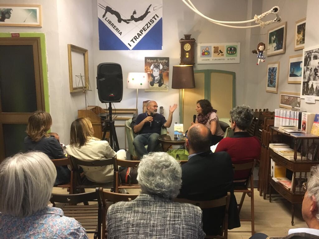 robertocarvelli's tweet photo. Presentazione di #Fucino @ilsirente @Trapezisti @TgrAbruzzo @VisitCelano @ComuneAvezzano @Il_Centro @AnsaAbruzzo @abruzzo24ore @abruzzoweb @YourAbruzzo @Regione_Abruzzo @YourAbruzzo @PatatadelFucino https://t.co/DlTf5G6GDv