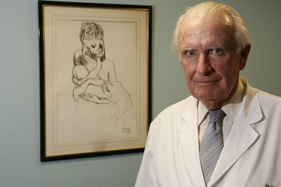 LANACION's tweet photo. Para la Academia Nacional de Medicina "la vida empieza cuando se fusionan el espermatozoide y el óvulo" https://t.co/tsVBlAL6m1 https://t.co/qcdV4HwvOu