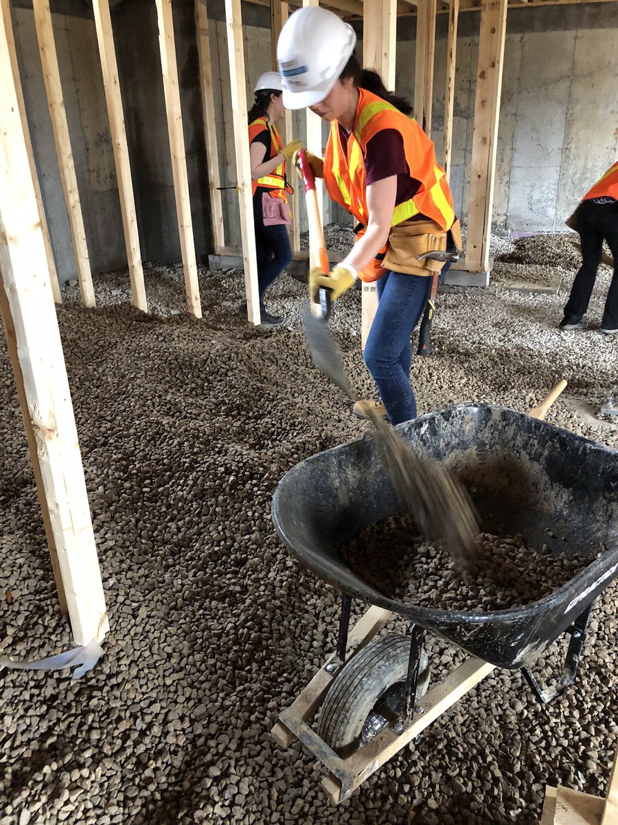 Such a fun day @HabitatWDG w/ the amazing babes of @queen_of_craft 💗 thanks for inviting me along! We prepped the floor of a unit w/ gravel so that concrete could be poured!💪🏽 #ontariocraftbeer #womeninbeer #womenwhobuild #habitatforhumanity #guelphproud #CommunityEngaged