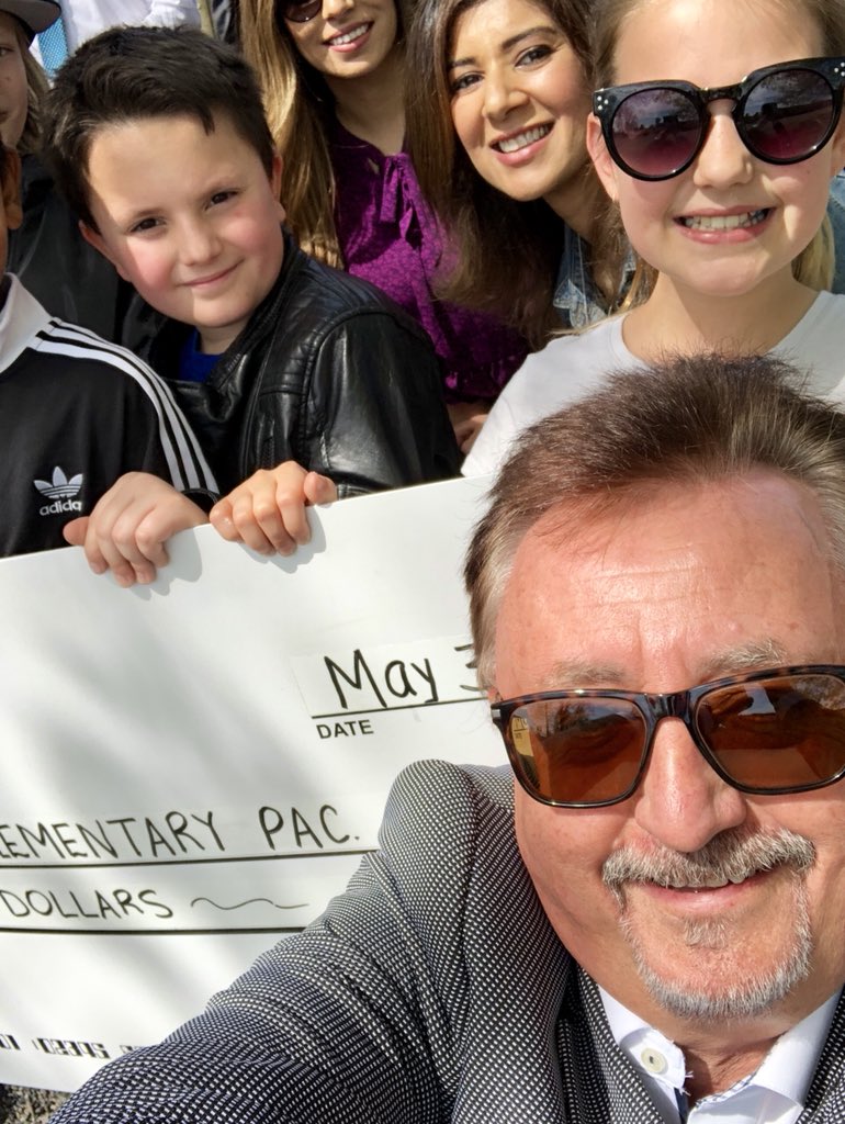 OneTD in the community making a donation to the <a href="/WREPAC/">White Rock Elementary PAC</a> for a much needed replacement of their playground. Hoping to see other corporate sponsors step up.This is about the kids in White Rock who represent our future. #TDPlayPacific <a href="/whiterockcity/">City of White Rock</a> @MauroManzi_TD @GurjivChahil_TD