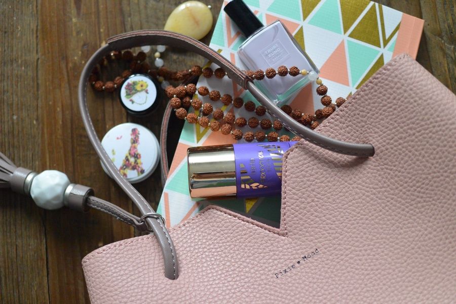 The Complete Vegan Spring Essentials Guide | Lettuceliv buff.ly/2rf6ij4 #guide #spring #vegan #essentials