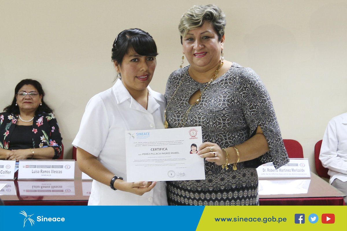 SineacePeru's tweet photo. 📋20 técnicos de Enfermería del Hospital de Emergencias "José Casimiro Ulloa" #certificaron sus competencias tras demostrar que saben hacer muy bien su labor.
¡Conocimientos de calidad para cuidar la salud de todos los peruanos!
https://t.co/ew61uTzOS6 https://t.co/EXEXqmC1yN