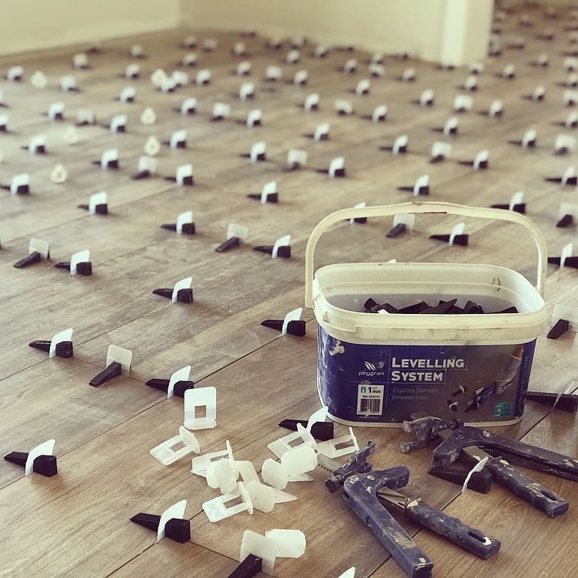 PeygranLeveling's tweet photo. Excellent post by @ortiztile - beautiful, woodlooking tile installation with Peygran Leveling System and Peygran Multi Spacers 4x. Awesome job Guys!
Visit https://t.co/rBrP0IaGyZ for details regarding all our products
#coverings2018 #tilelevelingsystem #peygran https://t.co/f6gPOKznjC