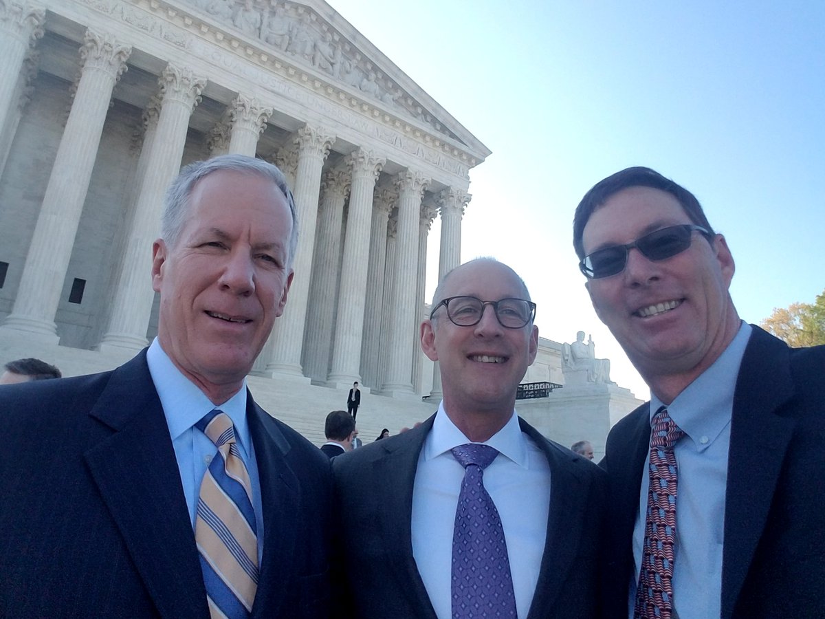 MikeDuganMD's tweet photo. Judging the weather on steps of #SupremeCourt with Ron Weiss and @JohnCMoadMD at #pathologists #policymeeting18 yesterday. https://t.co/cIPZUGPGc0