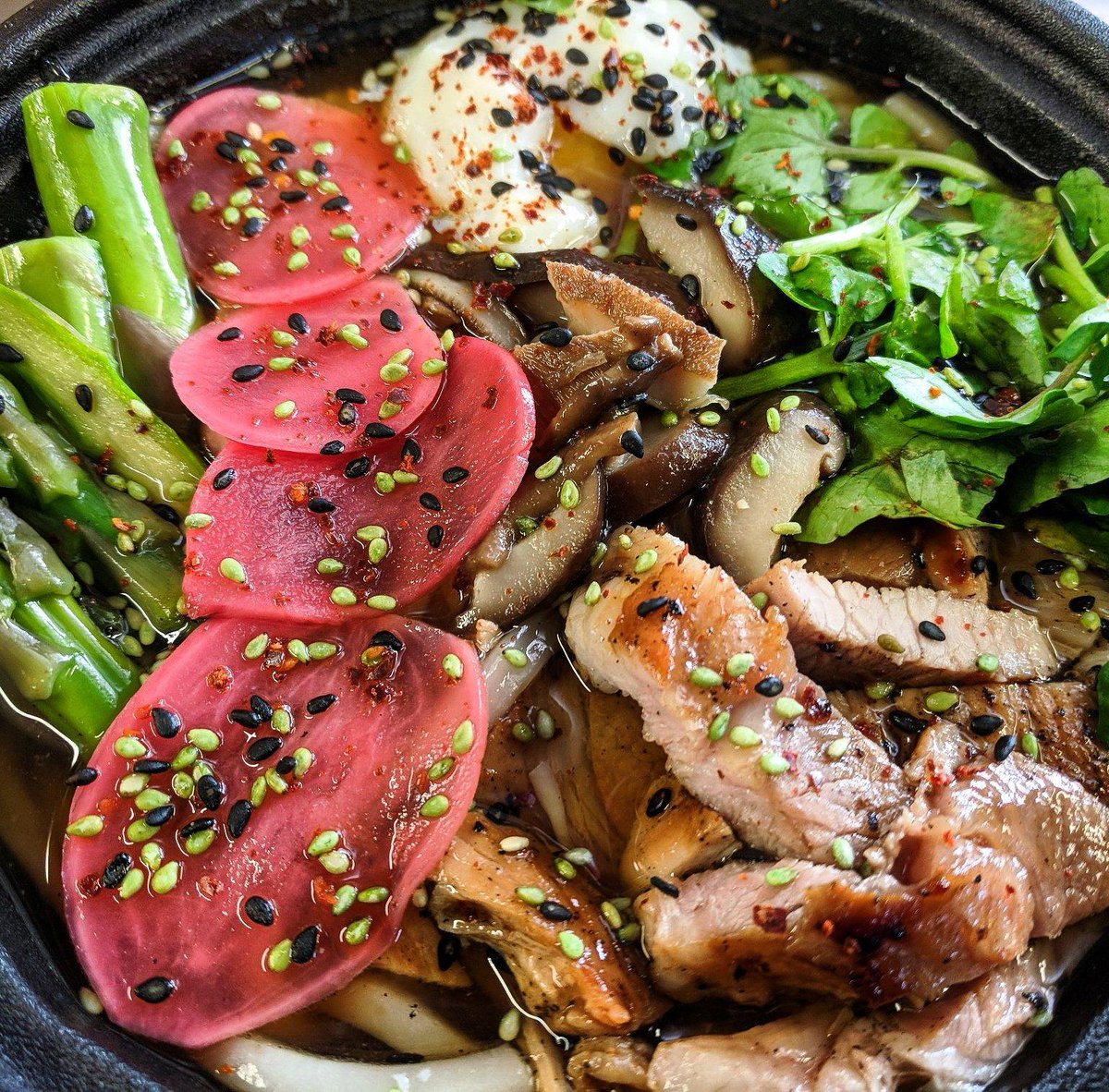 eatapothik's tweet photo. Shoyu Udon, in all it's colorful glory.
.
.
#eatapothik #foodtruck #apothik #udon #udonnoodles #shoyu #shoyuudon #asparagus #watercress #pickledradish #foodtruckfood #eatlocal #eatfresh https://t.co/9PaQEIdmjz