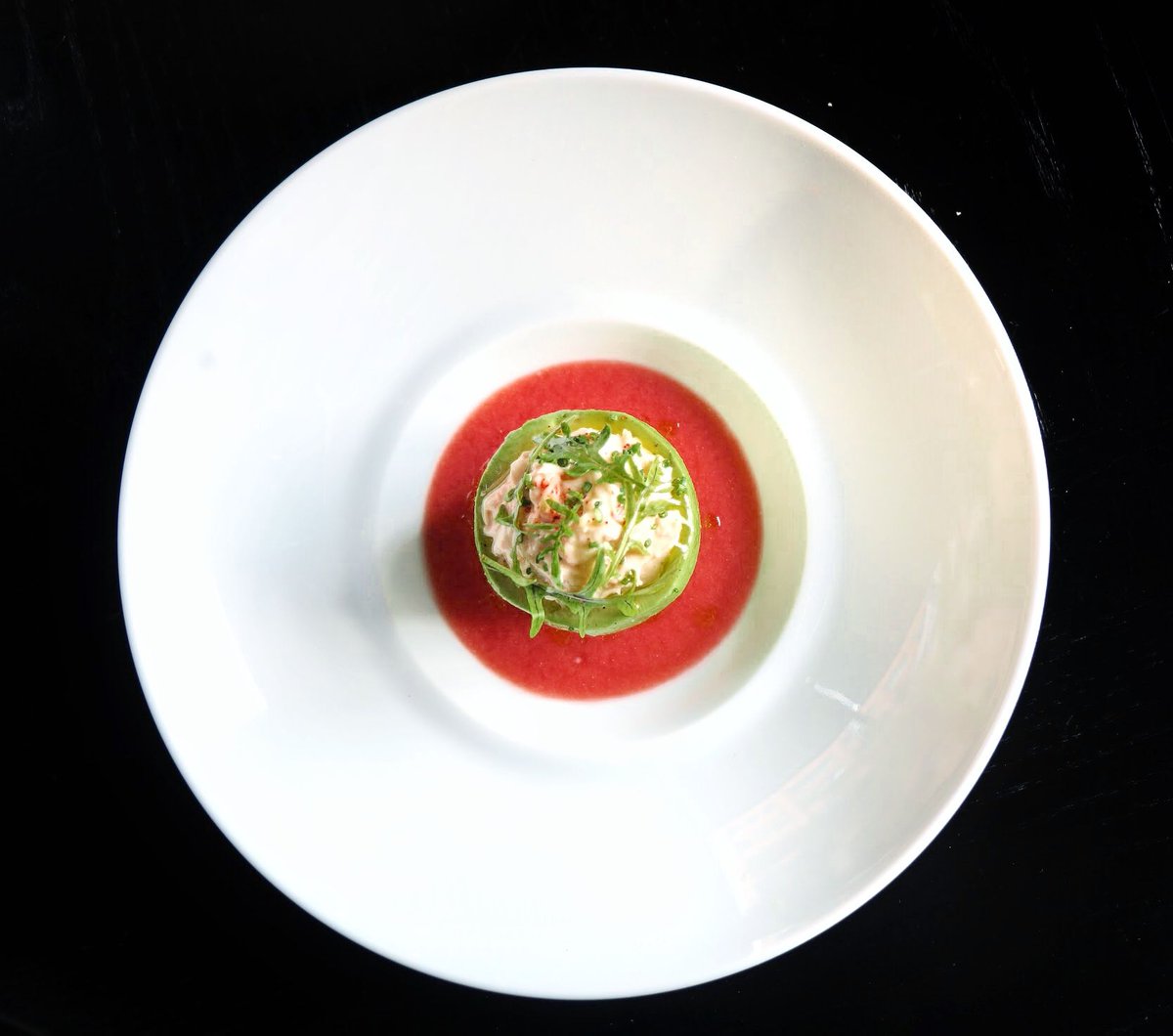 A perfect springtime dish for today’s warm weather! "L’AVOCAT COCKTAIL” from LE GRILL: Avocado, Blue Hill Bay crab, cocktail sauce. (@joelrobuchonusa)