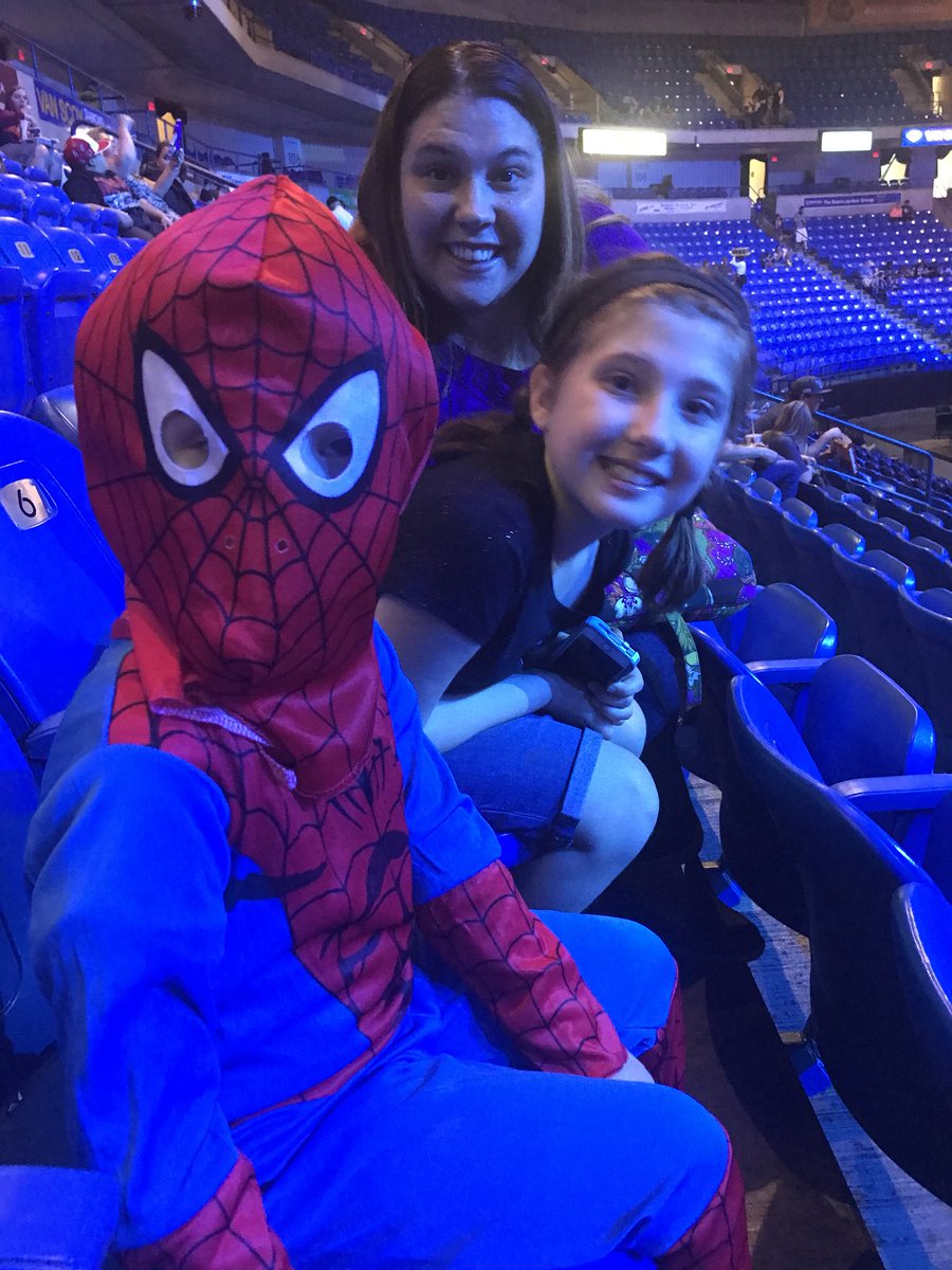 tmadden021's tweet photo. #marveluniverselive https://t.co/hM9xSDOtx7