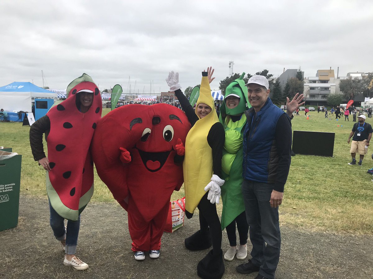 MikeAndersonMD's tweet photo. Wonderful day w @AHABayArea #maketime4health. Thanks to #shieldCACares @BlueShieldCA @UCSFBenioffOAK https://t.co/pLT7csuAFh