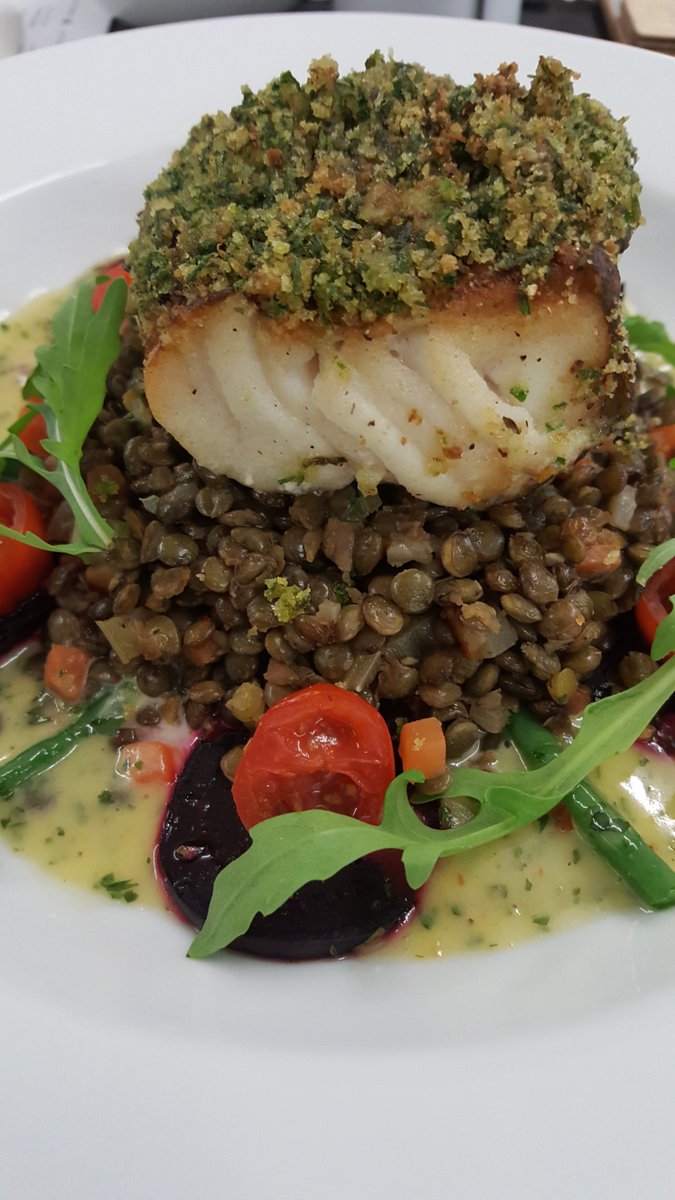 pastabilitynott's tweet photo. This week Pastability's FRESH FISH FRIDAY is Crosito merluzzo con lenticchie e fagioli.
Herb crusted Cod loin on a bed of spiced green lentils, fine beans and beetroot served on a lemon Beurre Blanc sauce. π½
.
.
#pastability #pastabilitynewark #pastabilitynotts https://t.co/VvZEbyutV6