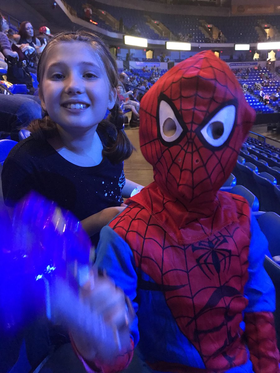 tmadden021's tweet photo. #MarvelUniverseLIVE https://t.co/79QRMttys4