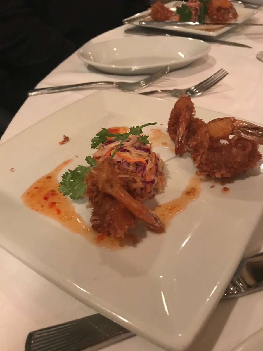 EwaMatuszewski's tweet photo. Another relaxing evening @RuthsChris #Troy with great friends #thisishowitsdone! https://t.co/TUAGOMbJ5p