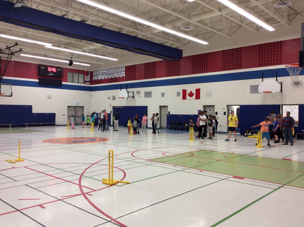 SpartanPhysEd's tweet photo. @SpringbrookPS Families enjoying #bowling with @XMovement_ during our #CommunityCricketNight. @hpe4pdsb @jdefreitas63 @PeelSchools #Howzat #HitTheStumps #FamiliesPlayingTogether https://t.co/utcdCRlcUn