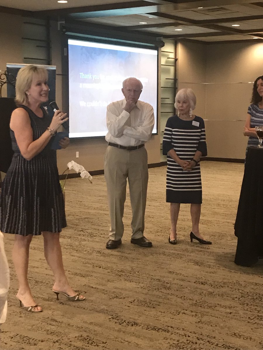 HollyBullardFL's tweet photo. . @SelbyGardens celebrating community partnerships with @BarancikCMBF ; @UWSuncoast #VITA tax prep received $60k grant from @BarancikCMBF and had a record year serving nearly 2000 low income Sarasota residents! Great event &amp; thank you to Barancik family and Fndtn staff @meavey4 https://t.co/VkYqGUMVp9