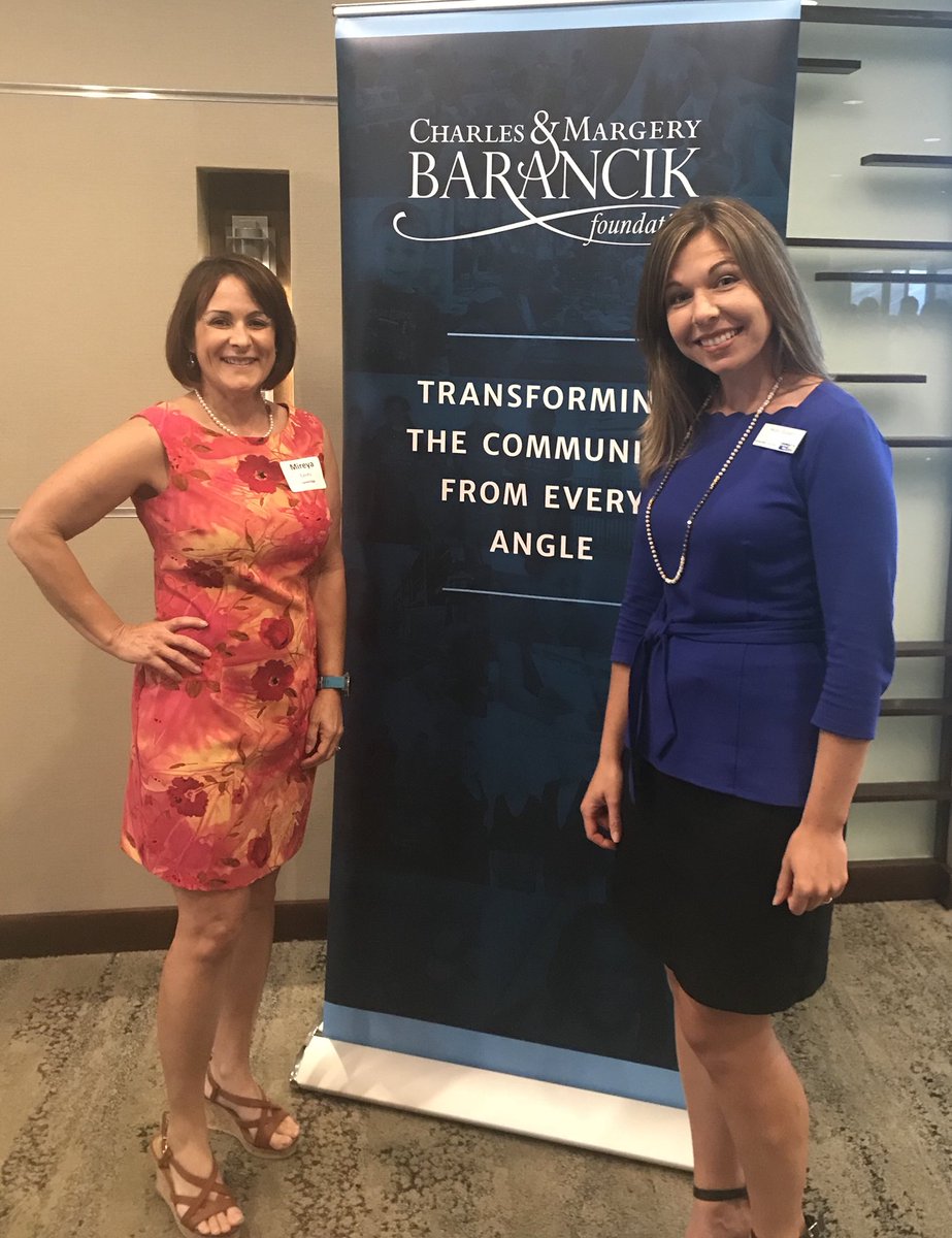 HollyBullardFL's tweet photo. . @SelbyGardens celebrating community partnerships with @BarancikCMBF ; @UWSuncoast #VITA tax prep received $60k grant from @BarancikCMBF and had a record year serving nearly 2000 low income Sarasota residents! Great event &amp; thank you to Barancik family and Fndtn staff @meavey4 https://t.co/VkYqGUMVp9