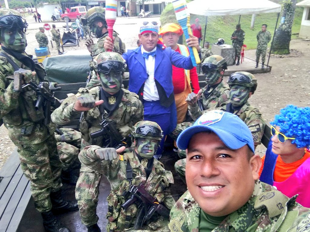Ejercito_Div6's tweet photo. En la conmemoración del aniversario 106 del municipio de #PuertoAsís, nuestros #SoldadosHorus del #Baloc27 #Bicas27 #Batot20 y del #Baaid6 participaron en el desfile por las principales calles, compartiendo con la población civil estás fechas. #UnidosSomosInvencibles https://t.co/ddhm6P9UYd