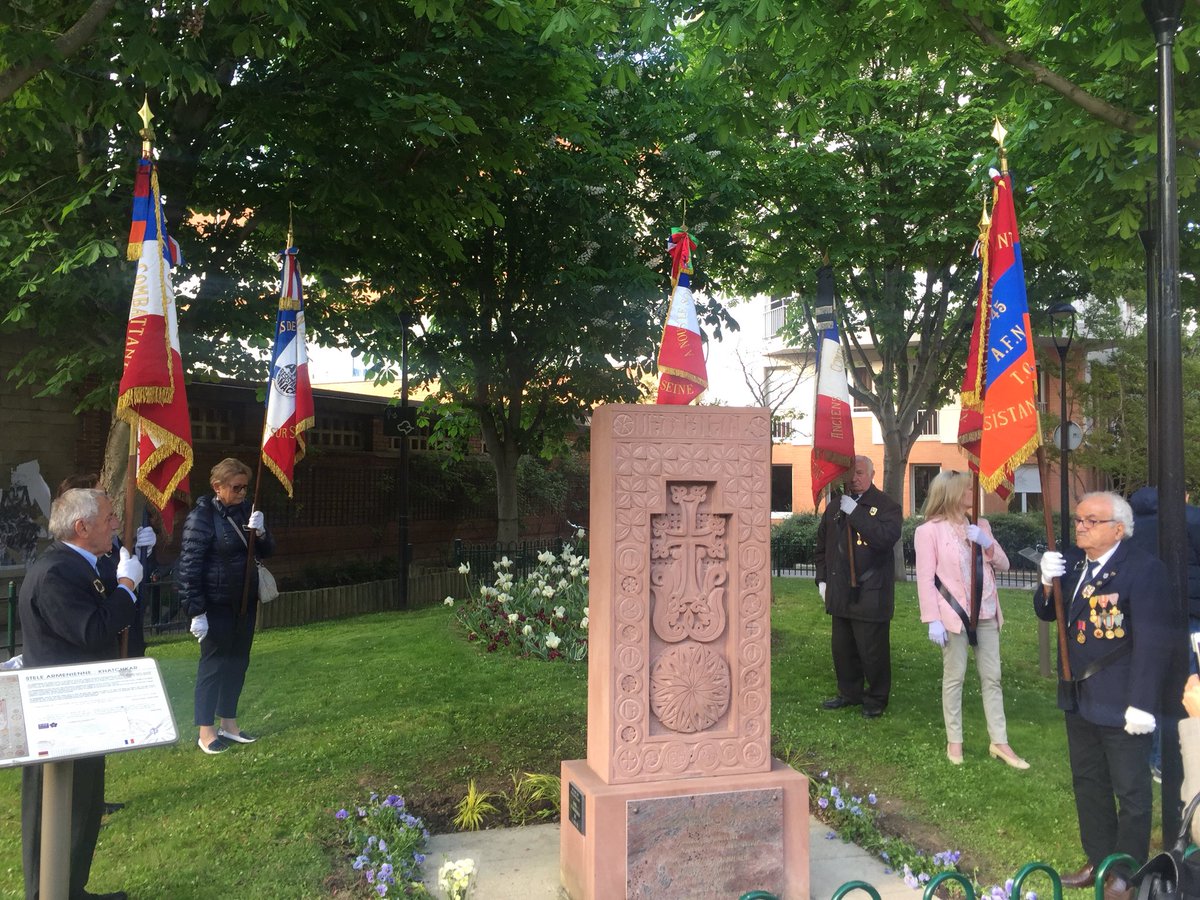 saradjian's tweet photo. Commémoration du 103ème anniversaire du génocide des arméniens à Asnières en présence de @maeschlimann @MDoAeschlimann @mcsaradjian @armembfrance @saradjian @Guil_Mare @JosianeFischer @fredsitbon @tm_isoard @VILLE_ASNIERES https://t.co/ZMfWqNvWxS