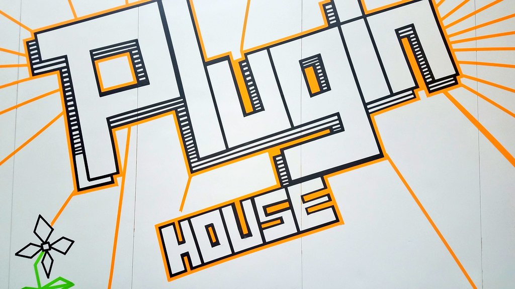 kdlucas04's tweet photo. .@HousingiLAB + @LoebFellowship installed + opened #PlugInHouse in a day! Come out to #CityHallPlaza to check out new ways of creating #affordablehousing. Can you see yourself living here? Adding this onto your house? #ADUBoston #prefab #AccessoryDwellingUnit https://t.co/psMcWJxc2k