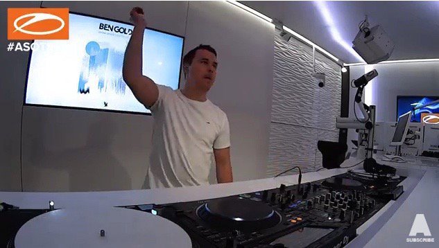 LvAVB_ASOT1PNW's tweet image. @asot #ASOT862 🎶🎶@BenGoldMusic -‘Atomic’ @BenGoldMusic
 Guest Mix #ASOTXXL👌🏽Massive track!🎧🎶🔈🎶🔥💥🙌🏽 High energy!💣  
💣🔈🎶🔥💥 🙌🏽💃🕺🙌🏽😍#trancefamily
💖🤗😊
(Margaret Schlamp.-Seattle🇺🇸)