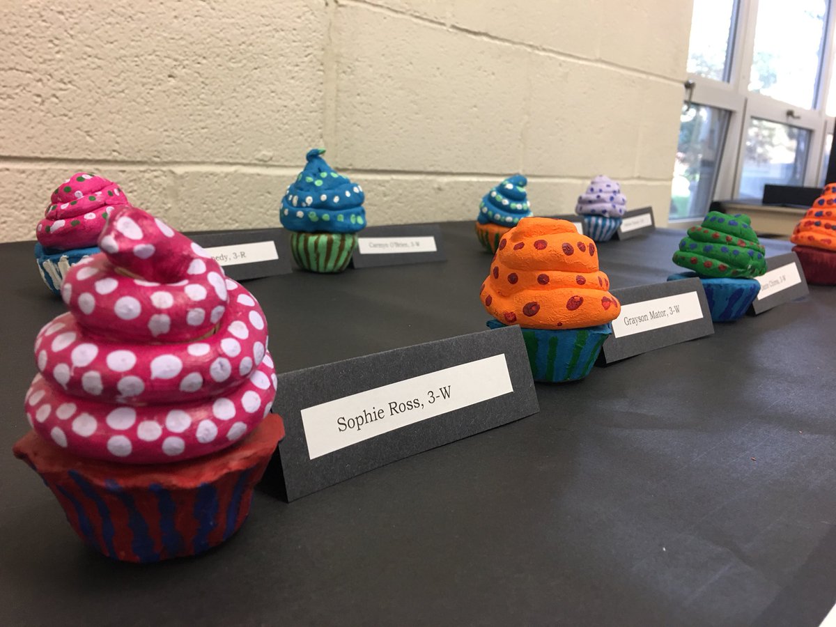 CB_Buckingham's tweet photo. The Buckingham Elementary Art Gallery Now Open! Music, a relaxed atmosphere and great artwork line the halls of The Buck!  Thanks to Mr. West and all of the students who helped decorate our school! https://t.co/8PjXGu4k0Z