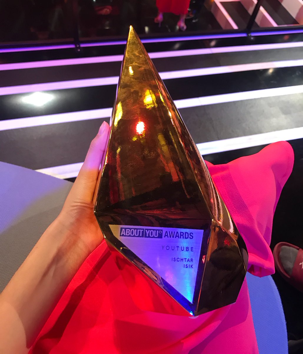 Ahh kann es einfach immer noch nicht glauben!!! Danke Danke Danke für eure ganzen lieben Nachrichten!! Ich bin so überwältigt 😭❤