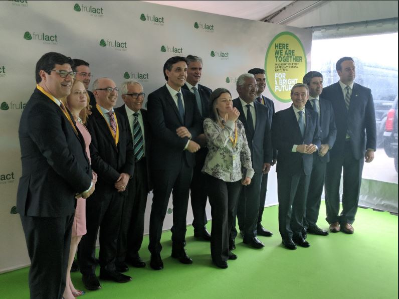 CanadaTrade's tweet photo. Minister Champagne and Prime Minister @antoniocostapm of #Portugal at the opening of #Frulact Canada in #Kingston, #Ontario. The food processing plant is the new North American headquarters for the #Portugal-based company. #CanadaPortugal https://t.co/JVjW3XxRhD