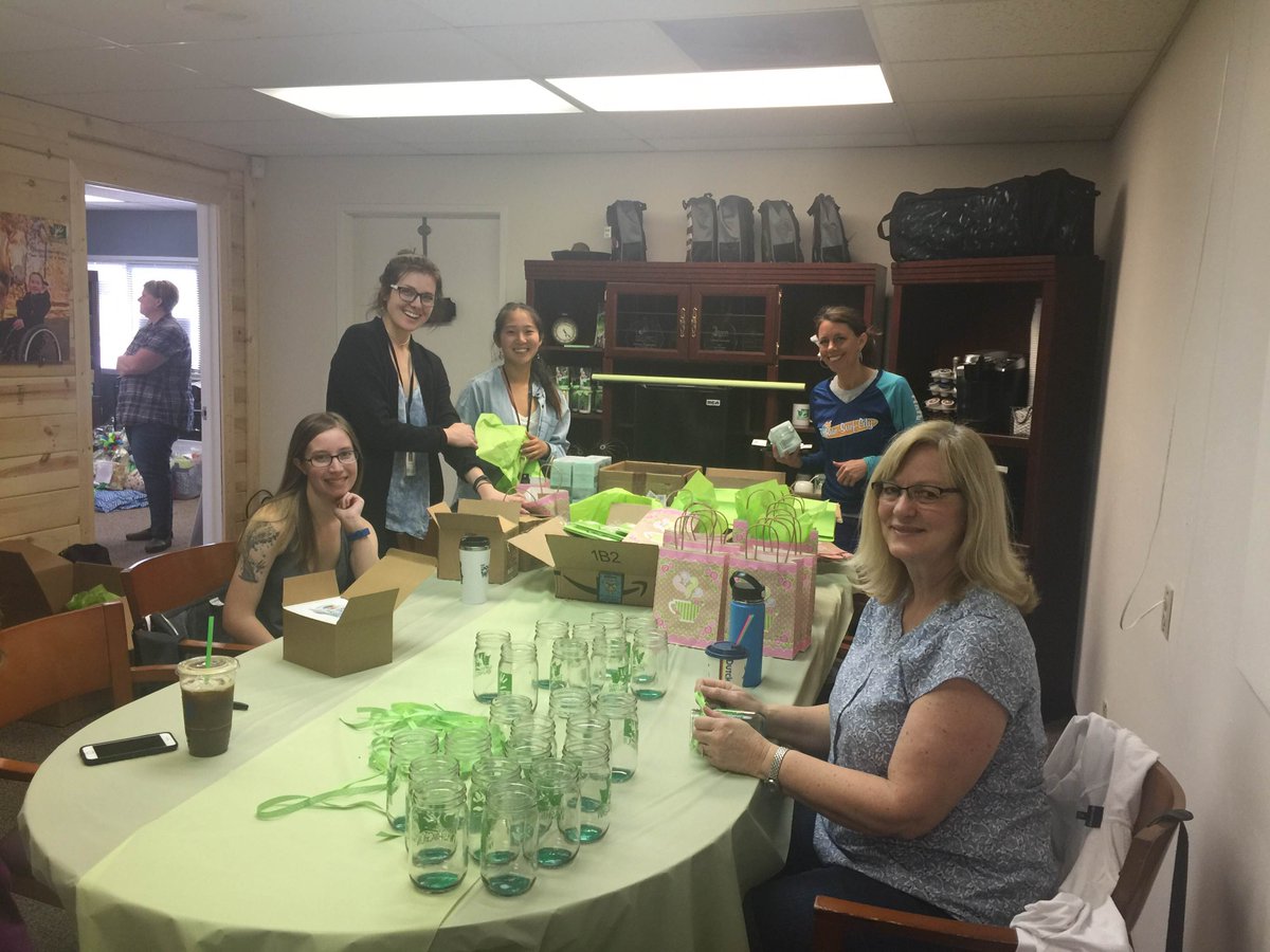 RobynNanceKXLY's tweet photo. What a team! We are getting prepped for #EmbraceWashington’s Foster Mother”s Day Tea!
#FosterMomsRock https://t.co/DHwpcSuEzB