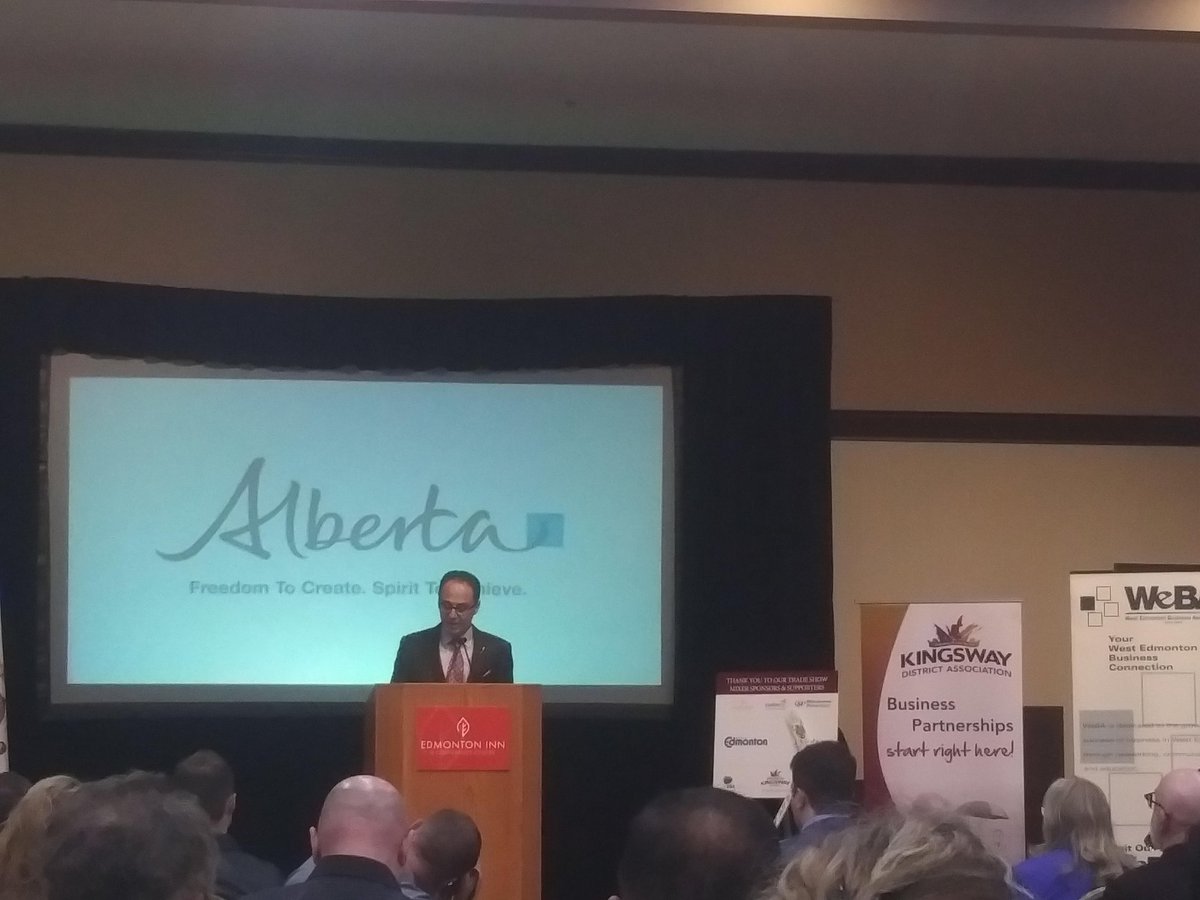 L6SBC's tweet image. At the #MultiMixer with @EdmKingsway @WeBANews and @yourYEGBA   Now listening to @joececiyyc speak about the #ab economy.