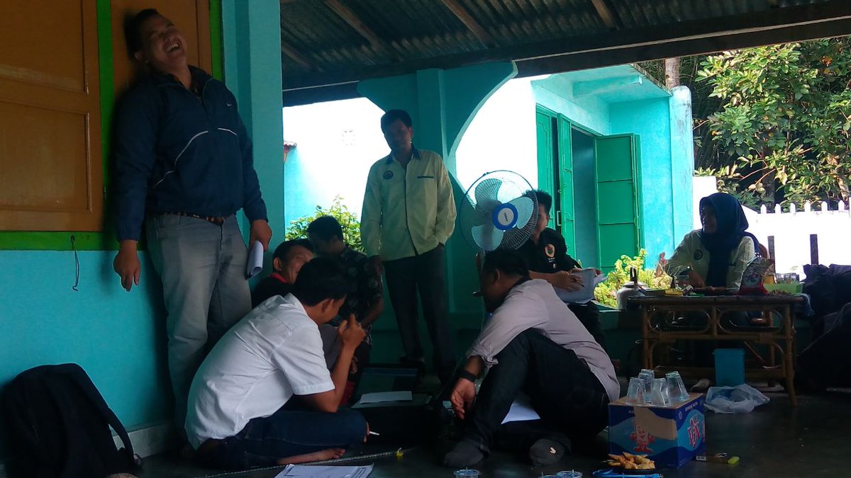 Pengumpulan data IDM Provinsi Sumatera Selatan selesai di 2.852 desa di 200 kecamatan yang dilaksanakan di 14 kab/kota dan telah diserahkan ke Kementerian Desa, PDTT tgl 26 April 2018 di Lombok
terima kasih TPP Sumatera Selatan.
khususnya PLD
#TerimaKasihPLD
#Teruslahbergerak