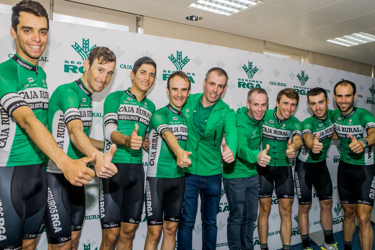 CasasJrc's tweet photo. @reto48h ya queda menos, con el equipo @CajaRural_RGA las pedaladas serán más fáciles. Mucho ánimo hermanos Ruiz @Eruizzorrilla @anibal_99 https://t.co/AWzSwYvcg0