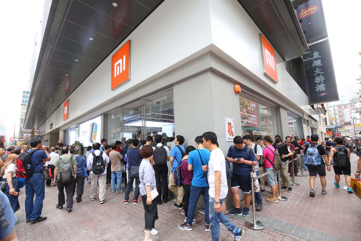 XiangW_'s tweet photo. We celebrate a new milestone today at the opening of our largest #MiHomeStore in Hong Kong, our first-ever ground-level store in the city at Chong Hing Square. Come check out its unique design, #MiEcosystem IoT and lifestyle products, and our latest #MiMIX2S and #RedmiNote5! https://t.co/kdgyj3qc1v