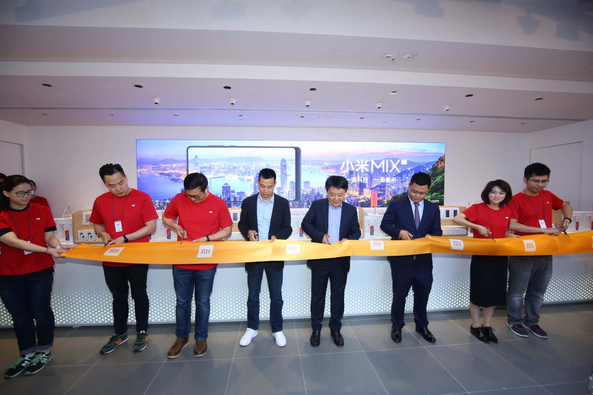 XiangW_'s tweet photo. We celebrate a new milestone today at the opening of our largest #MiHomeStore in Hong Kong, our first-ever ground-level store in the city at Chong Hing Square. Come check out its unique design, #MiEcosystem IoT and lifestyle products, and our latest #MiMIX2S and #RedmiNote5! https://t.co/kdgyj3qc1v