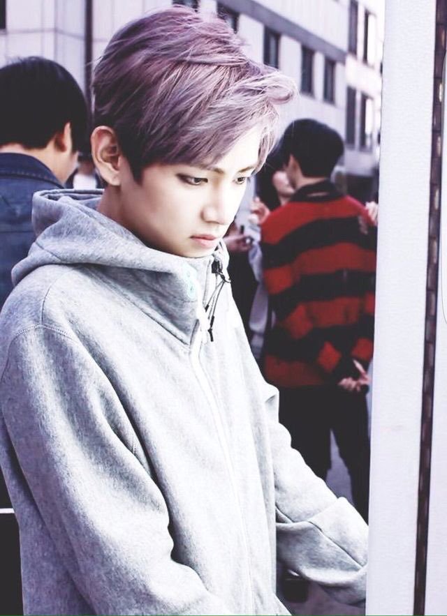 mouna_1010's tweet photo. @BTS_twt I purple u💜💜
#PremiosMTVMiaw
#MTVBRKPOPBTS 
#MTVLAKPOPBTS 
#BTS 

@bts_bighit @BTS_twt 
#IPURPLEU #BigHit #BTSARMY 
#V #kimtaehyung #뷔 #김태형 #Meet_v
#방탄소년단  #taehyungarmyslovesyou 
#taehyung #btsV https://t.co/1ZPdnGWHgJ