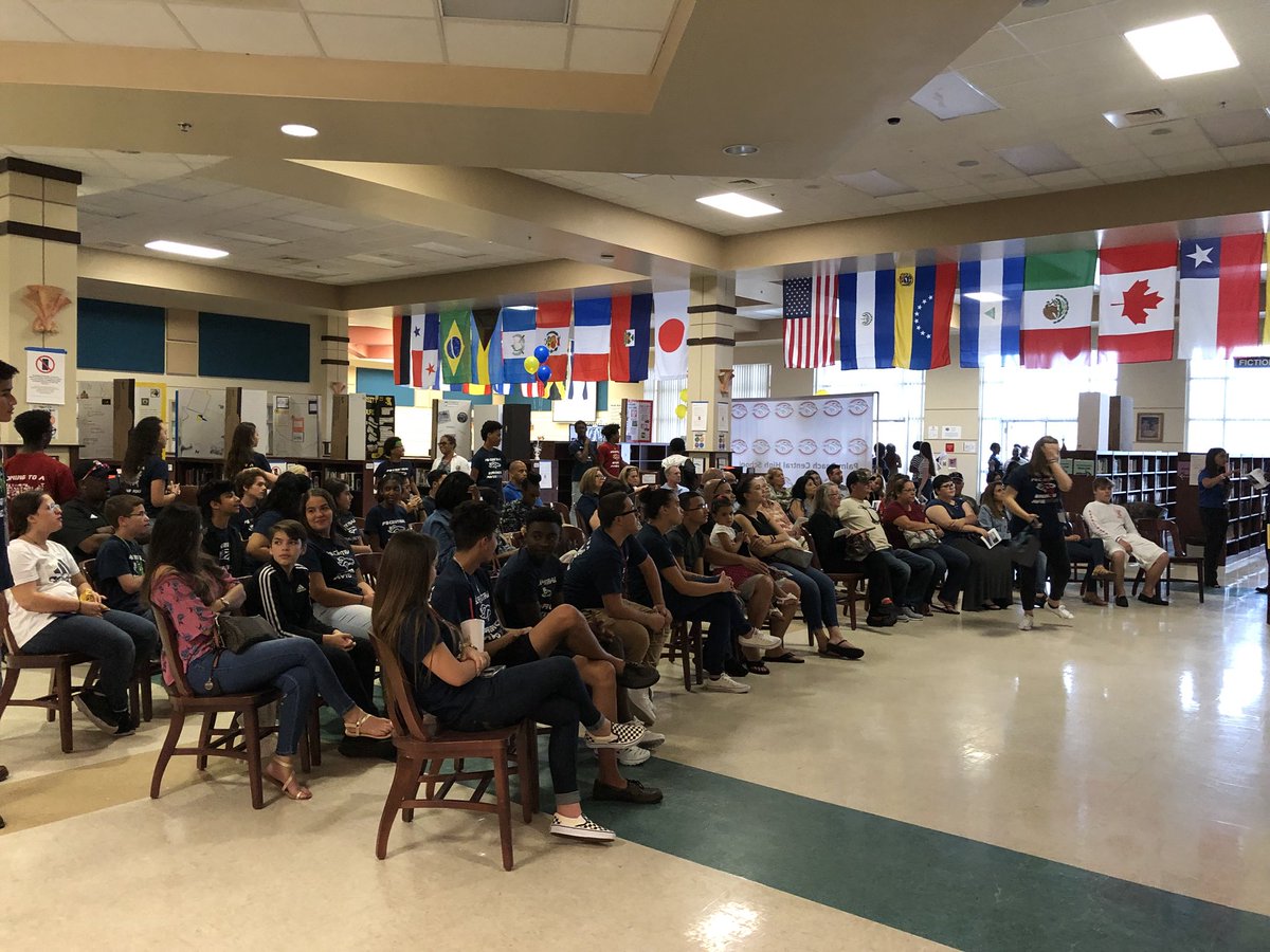 pbchsAVID's tweet image. AVID Night for our incoming 9th graders‼️ @AVID4College @PBCHS_Broncos #AvidAwarenessWeek #ThisIsAVIDPalmBeach