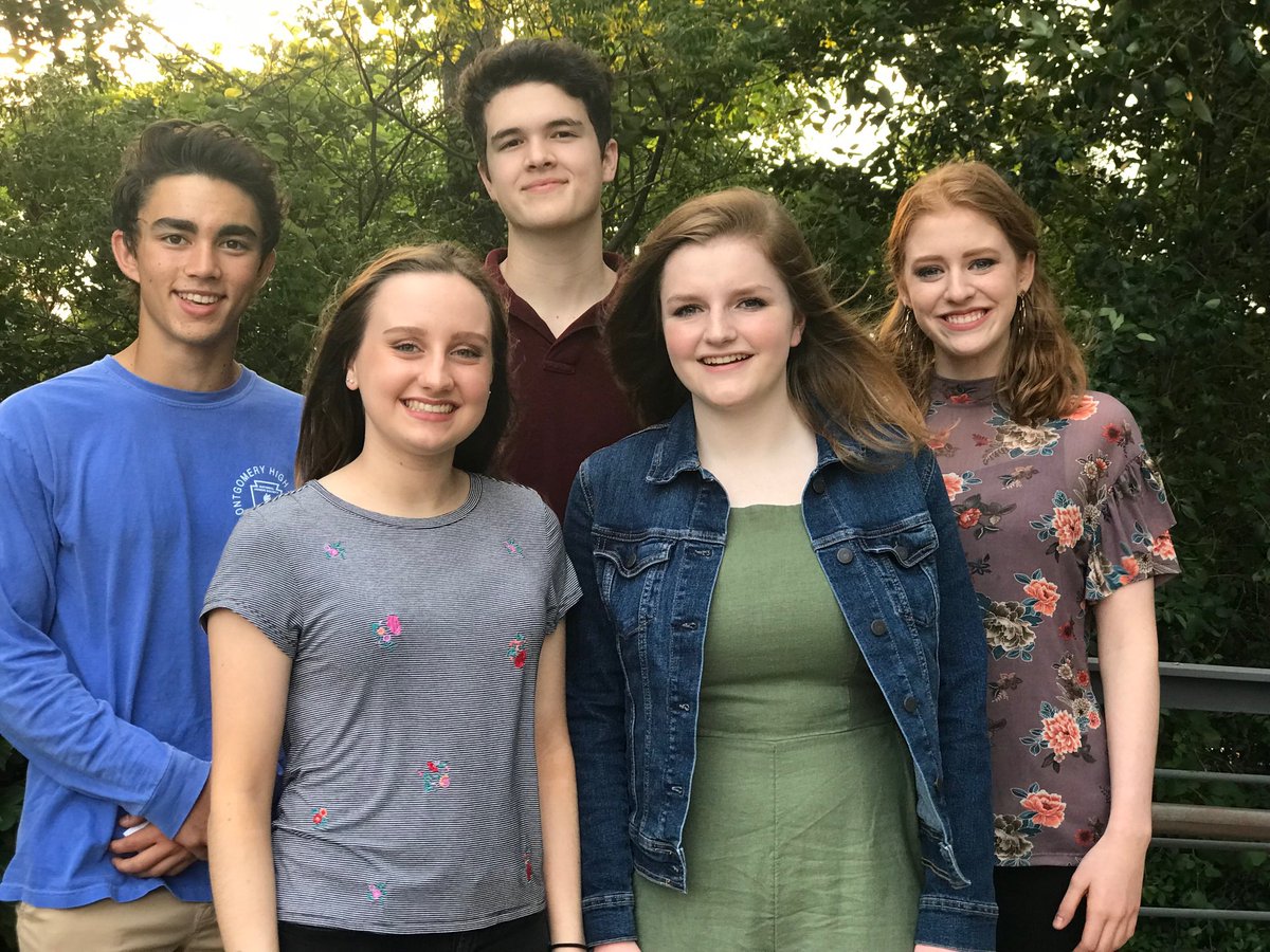 Dinner with the State Qualifiers <a href="/BrandiHendrix14/">Brandi Hendrix</a> <a href="/PhilTweaton/">Phil Eaton</a> @MoGoDebate <a href="/EmiHolliday/">Mrs. Holliday</a>