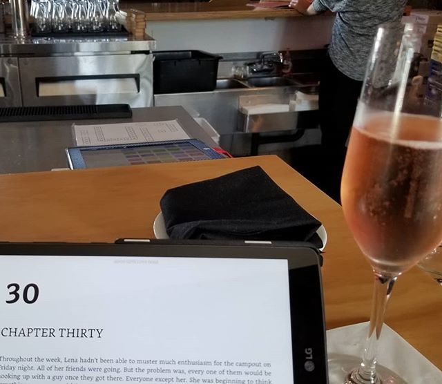 cdngirl4's tweet photo. My idea of #happyhour #champagne #kindle #cheesyromance #winelab #thecamp #costamesa #onlyinoc #onlyincali #CaliLife #wedigchampagne https://t.co/ndAYBkwBkD