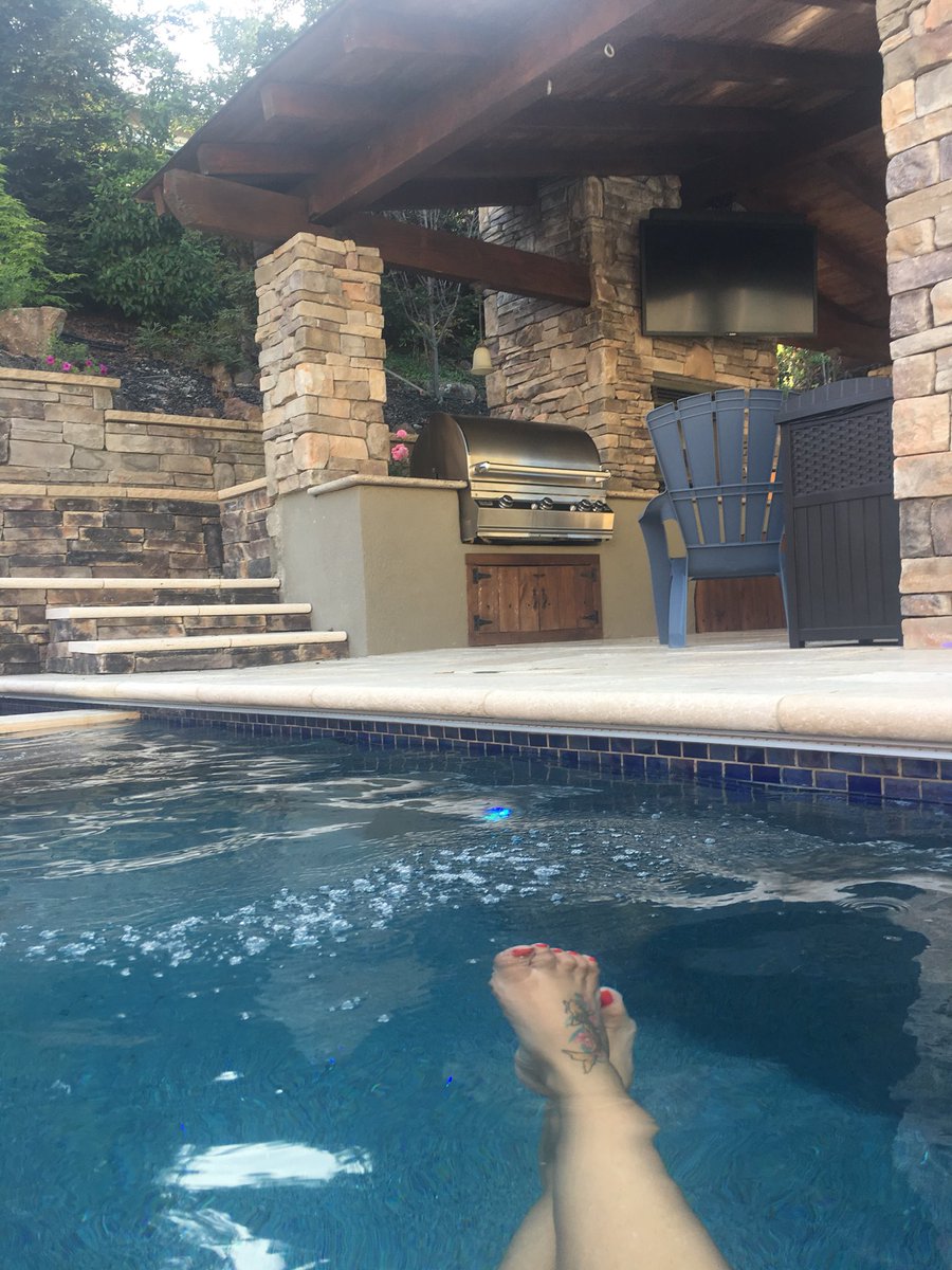StalpesJaime's tweet photo. Came out to visit my sister in Cali...I would never leave home if this was mine ❤️ https://t.co/w9Uqp5ZEVC