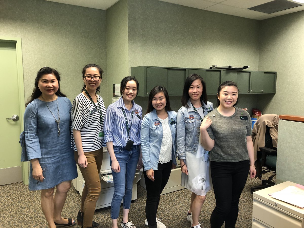 janice_ell's tweet photo. Team Cambie&amp;8th supporting ✨Children’s Miracle Network✨ on Jeans Day! 👖@ayuen113 @AdamChu_TD https://t.co/DJS1F63tBd