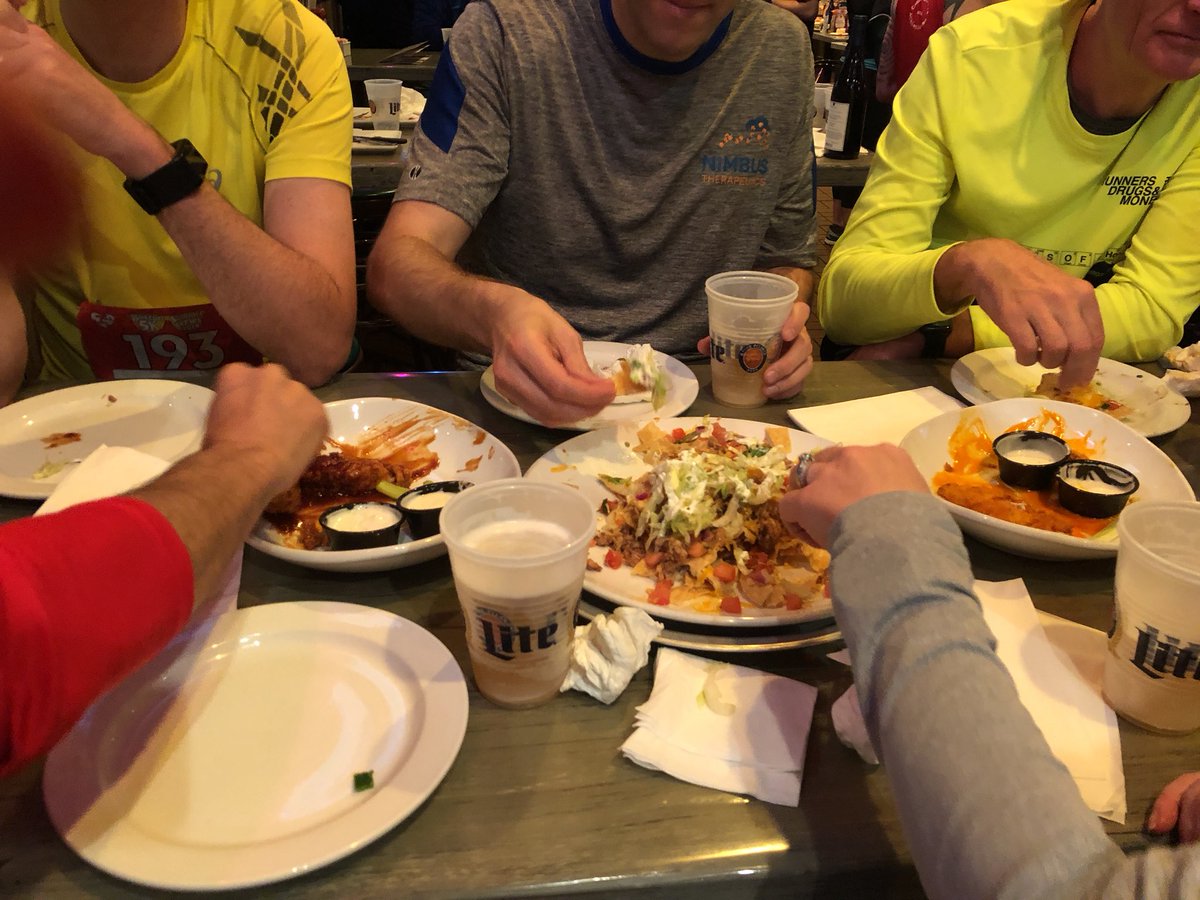 KristenMargeson's tweet photo. Come for the 5k, stay for the nachos #summer5k https://t.co/ndwhUvXUDV