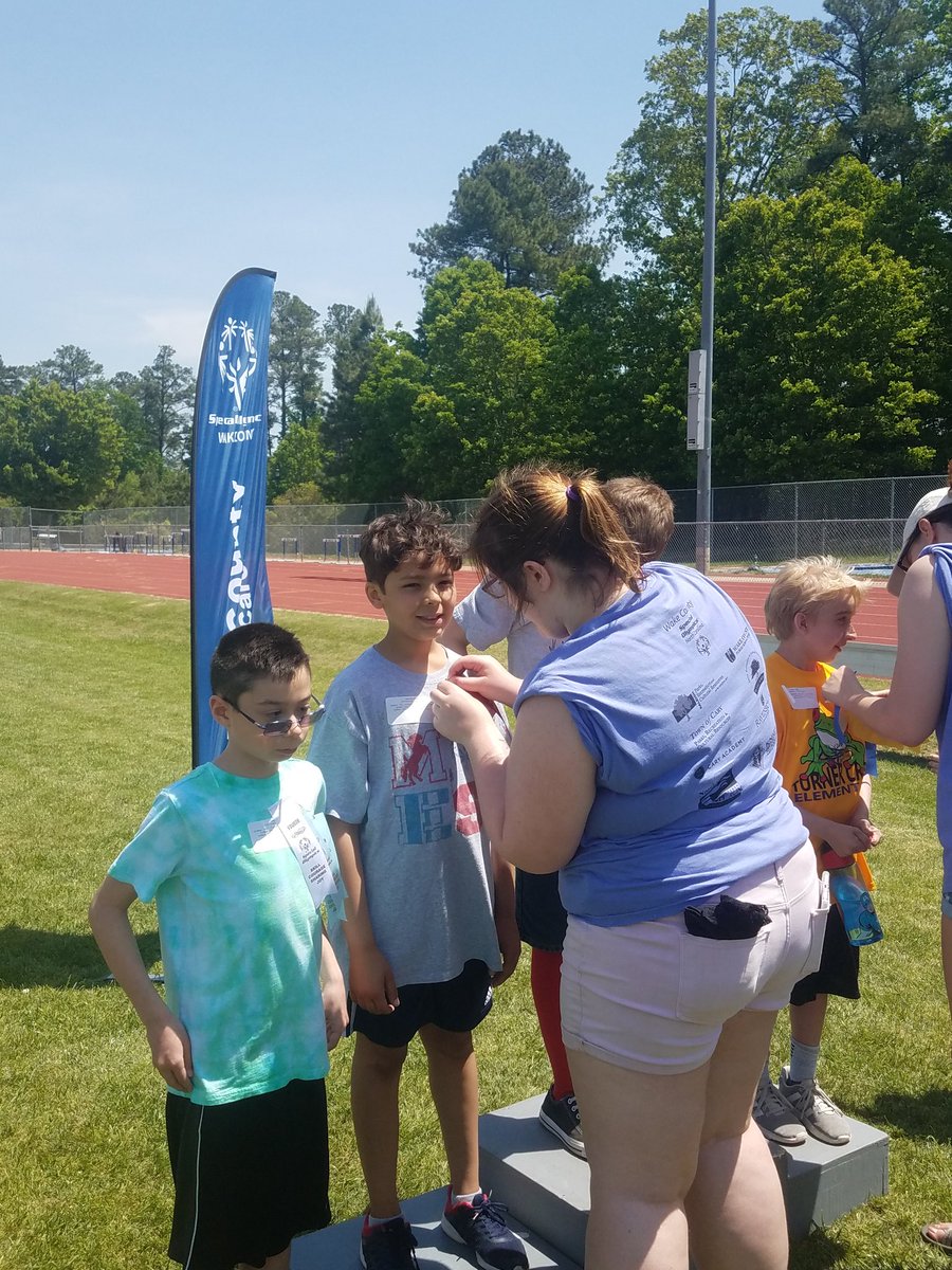 careysclassmes's tweet photo. What a great day @SpecialOlympics   
All these kids are such an inspiration!  Thanks to all the families and students @MorrisvilleElem who helped make this such a great day! #lovedayslikethis, #mystudentsinspiremeeveryday https://t.co/dhLs7nXgl6