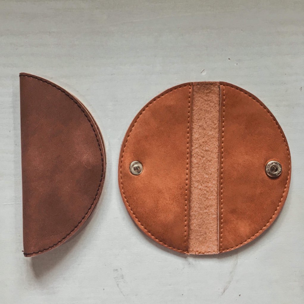 alisonmaeee's tweet image. Php 50 within Metro Manila
Php 140 for provincial

For pre-order: Earphone Holder
Made in Good Quality Leatherette from Marikina
Orders are for ONE WEEK PRODUCTION UPON RECEIPT OF PAYMENT

Payment methods are thru Bank: BPI and BDO only ☺️ DM me for more details #onlinesellerph