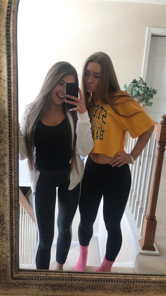 amy_kornowski's tweet photo. happy bday julessss i love you so much can’t wait to spend all summer together and make more crazy memories love😊 #bloopbloopbloop #tots #theclosest  @juliajthom https://t.co/r0JmPSjJ6v