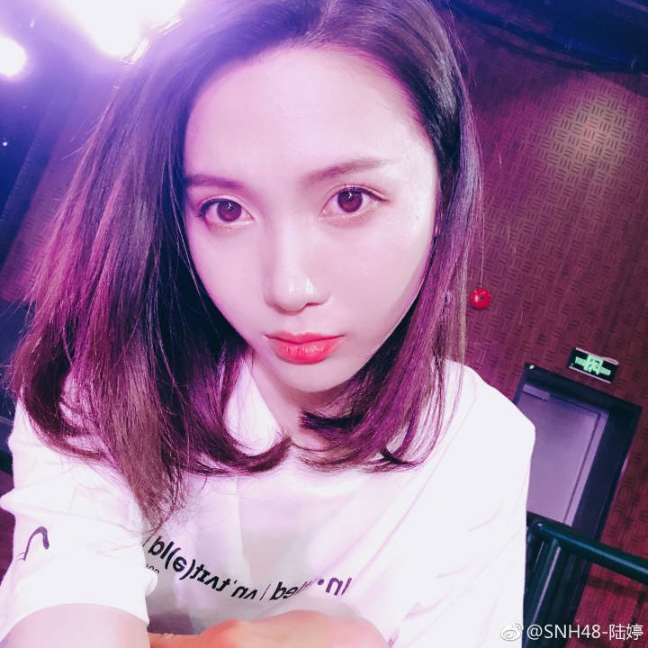 SNH48LuTing's tweet photo. 想要变成一条自由自在的小🐟 https://t.co/AcAE2WpnTI