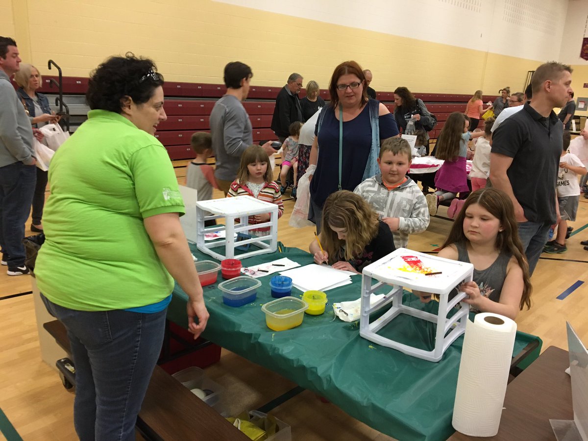 Schilling33C's tweet photo. @SchillingPTO does it again with another fantastic event for students and families! STEAM night was a great success! Fun and learning for everyone! #ljspride #33cpride https://t.co/RvaPHf9je2