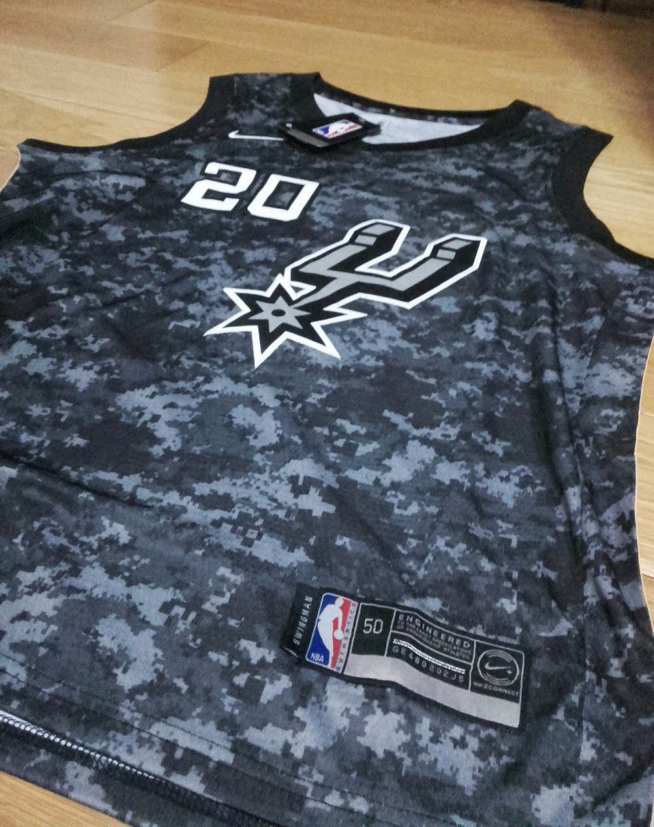 InfoManu's tweet photo. SORTEO | 
¿Querés la camiseta City Edition de Manu Ginobili? 
Para participar tenes que:
- Dar RT
- Seguirnos en Twitter a @crossoverok y a @infomanu 
- Completar este formulario en el sitio aclarando tu cuenta. 
Se sortea el 31/05. ¡Apurate! https://t.co/ADyijxRhLN https://t.co/klzaECNAdD