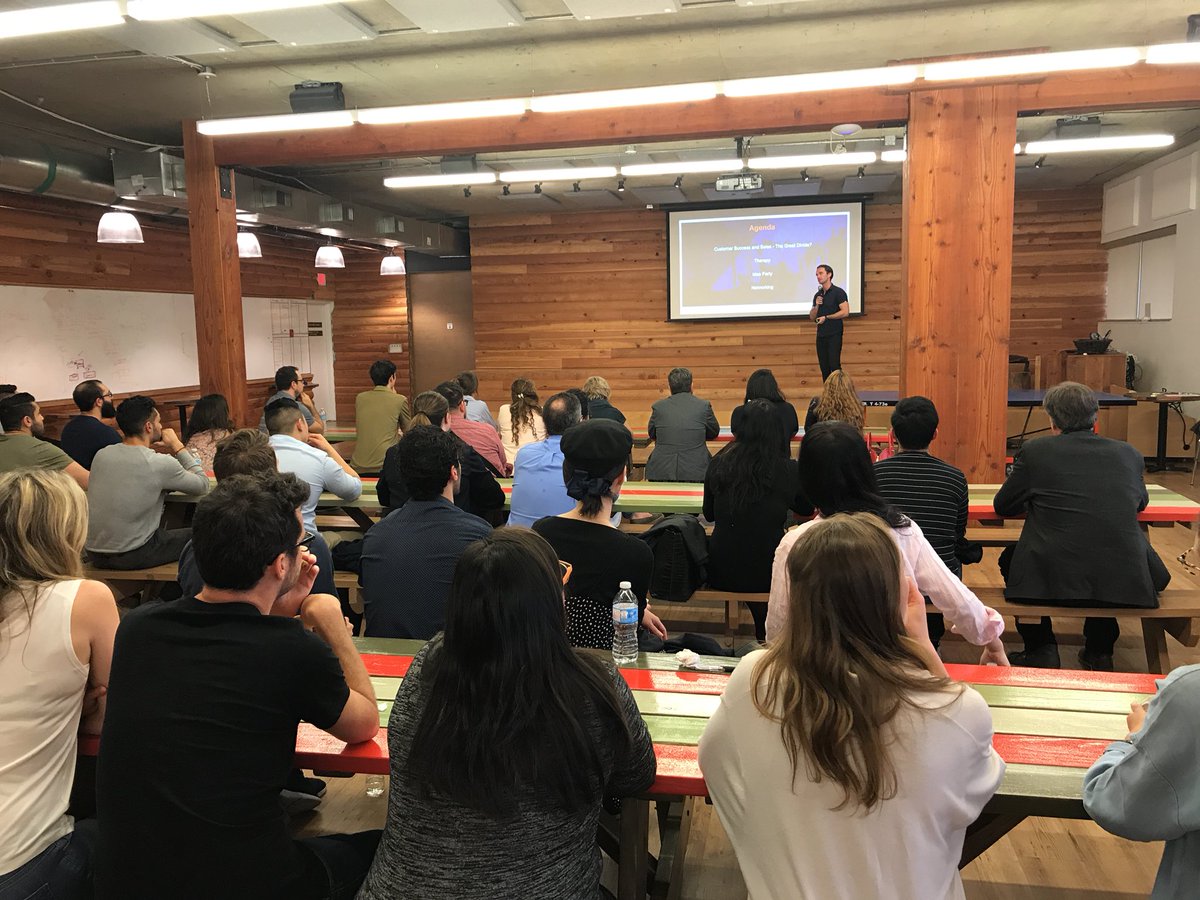 valuizeco's tweet photo. Another great turnout at #pulseLocal Vancouver discussing the great divide between Sales and CS with @RossGDFulton. It’s always great to connect with our growing CS community. https://t.co/y4r8jALvka