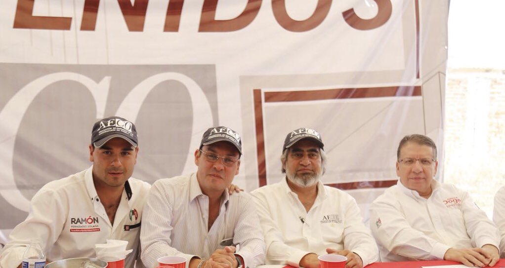 RamonFdzS's tweet photo. Celebramos con mis amigas y amigos de @AECOPUEBLA el Día de la Santa Cruz. Estoy convencido que con @EnriqueDogerG_ los constructores poblanos tendrán prioridad. ¡Gracias por la invitación! #ConRamónSí https://t.co/9gVmzJzyOF